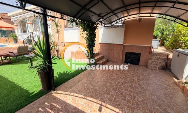 Resale - Villa - Los Montesinos - La Herrada