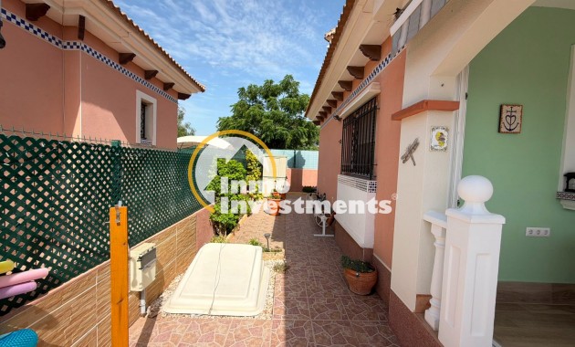 Resale - Villa - Los Montesinos - La Herrada