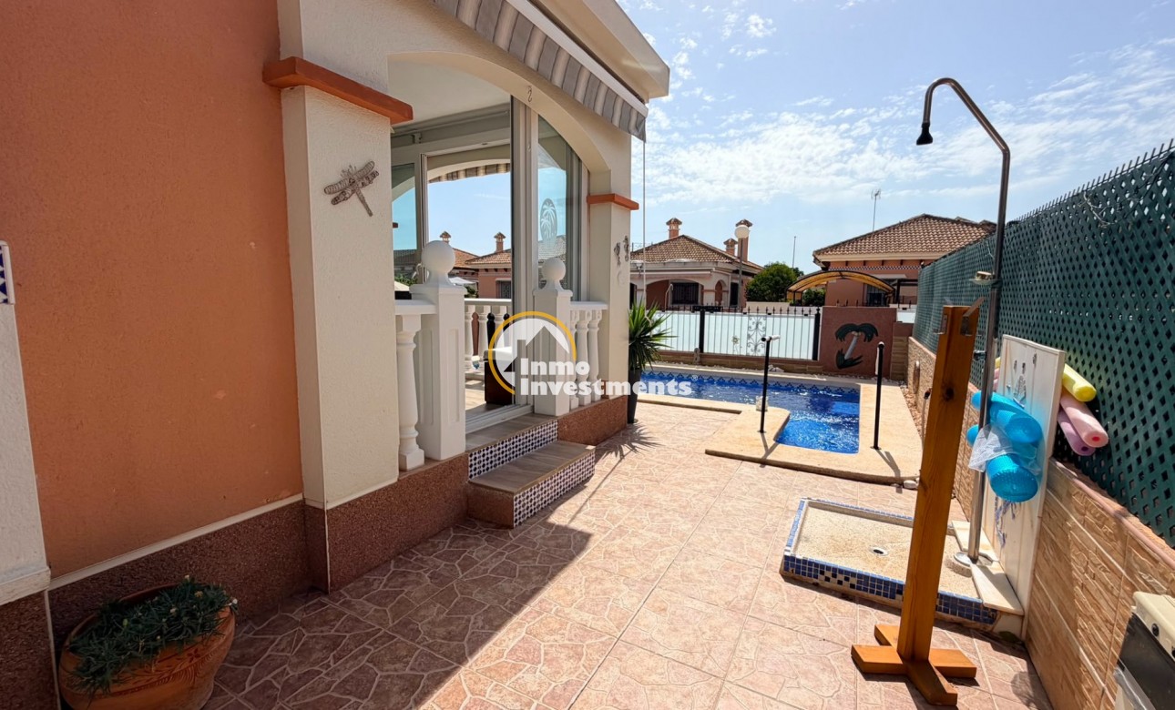 Resale - Villa - Los Montesinos - La Herrada
