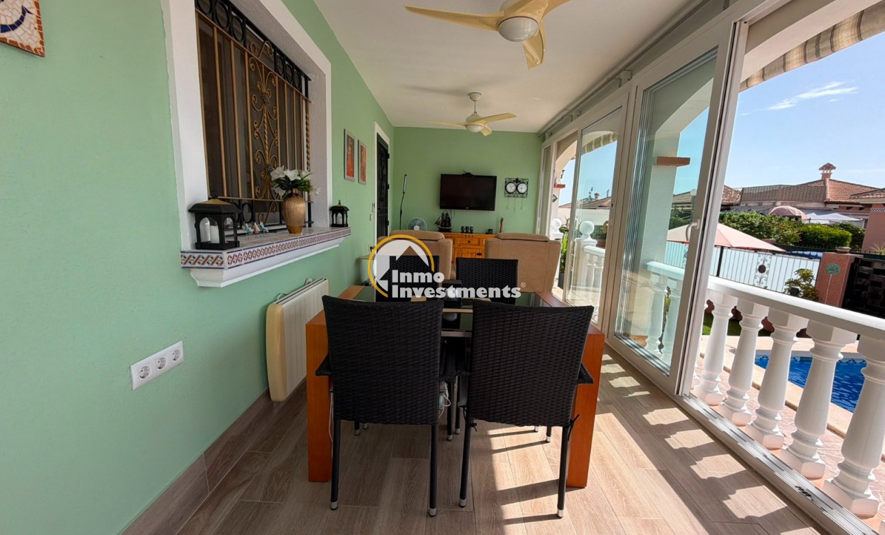 Resale - Villa - Los Montesinos - La Herrada
