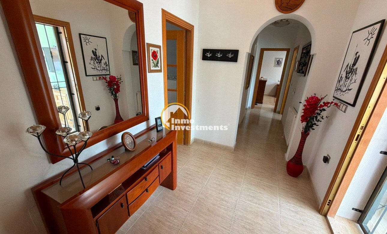 Resale - Villa - Los Montesinos - La Herrada