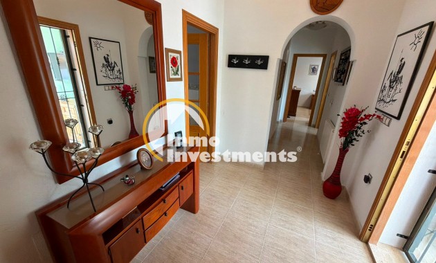 Resale - Villa - Los Montesinos - La Herrada