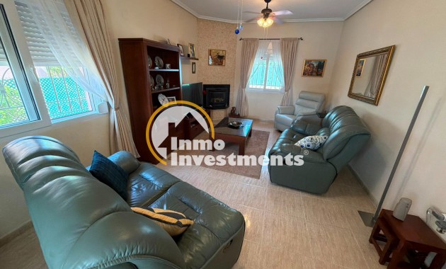 Resale - Villa - Los Montesinos - La Herrada