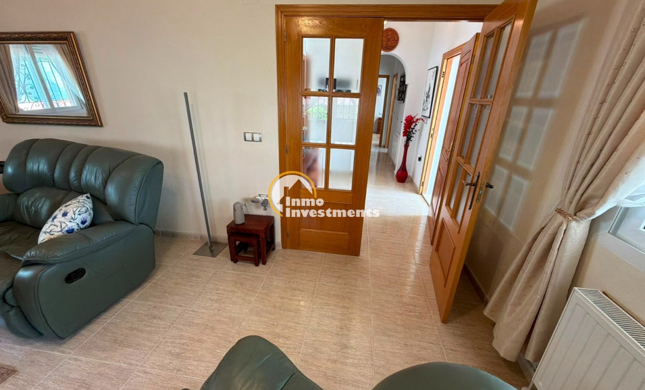 Resale - Villa - Los Montesinos - La Herrada