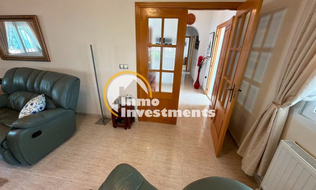 Resale - Villa - Los Montesinos - La Herrada