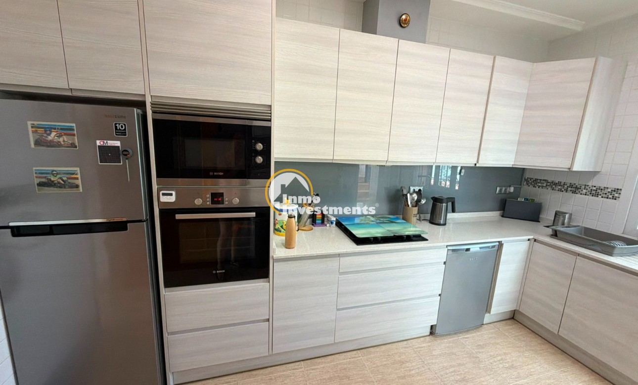 Resale - Villa - Los Montesinos - La Herrada