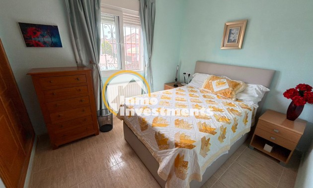 Resale - Villa - Los Montesinos - La Herrada