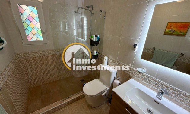 Resale - Villa - Los Montesinos - La Herrada