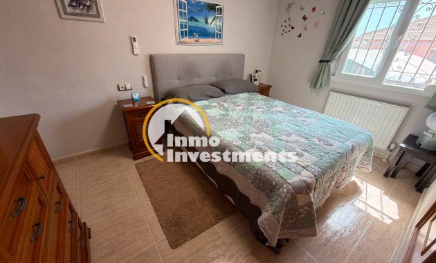Resale - Villa - Los Montesinos - La Herrada