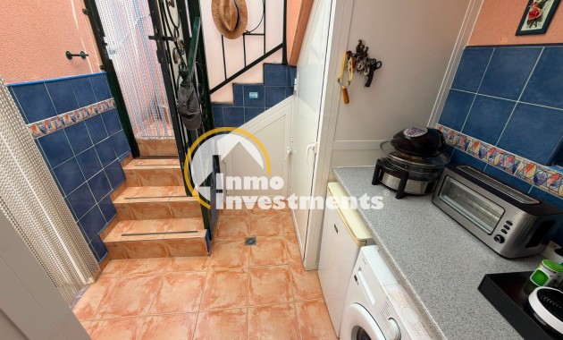 Resale - Villa - Los Montesinos - La Herrada