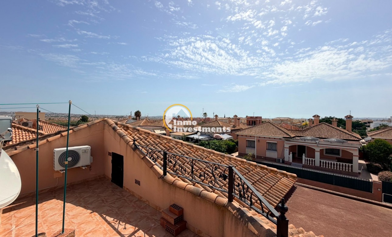 Resale - Villa - Los Montesinos - La Herrada