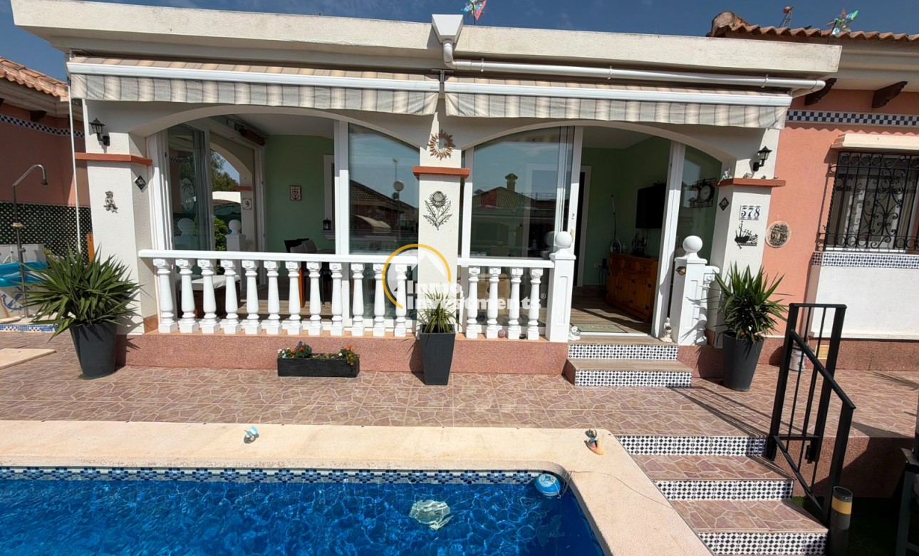 Resale - Villa - Los Montesinos - La Herrada