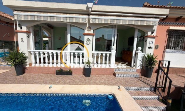 Resale - Villa - Los Montesinos - La Herrada