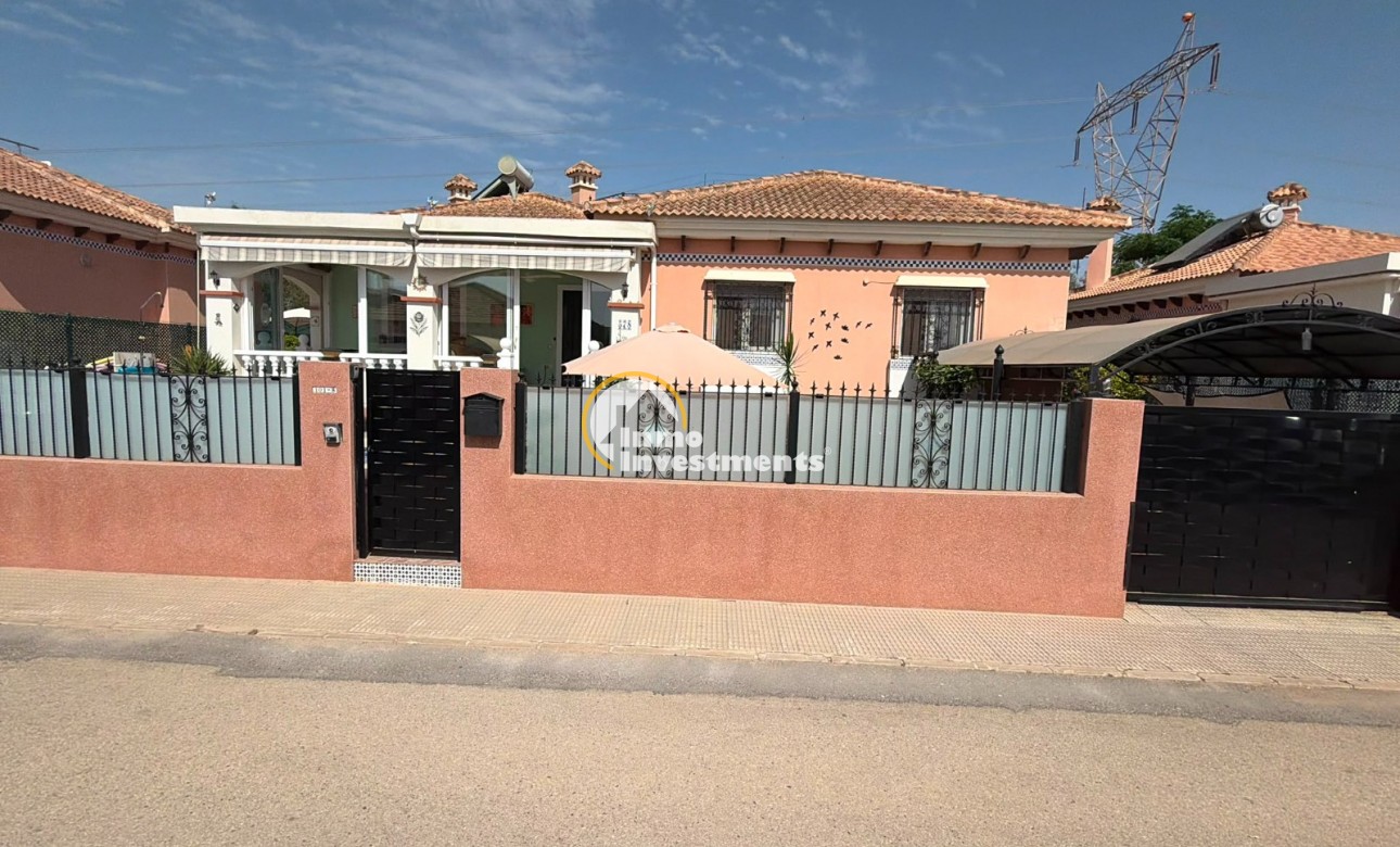Resale - Villa - Los Montesinos - La Herrada
