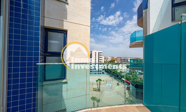Resale - Apartament - Punta Prima - Beachside