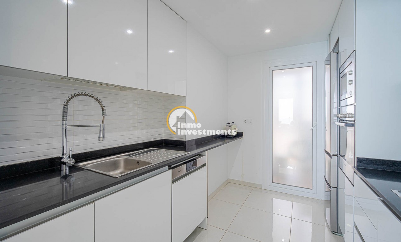 Resale - Apartament - Punta Prima - Beachside