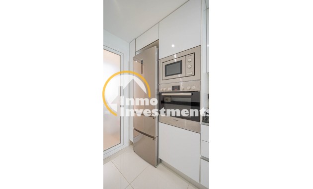 Resale - Apartament - Punta Prima - Beachside