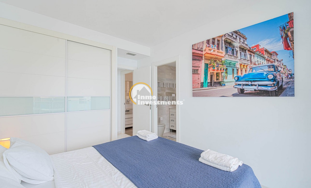 Resale - Apartament - Punta Prima - Beachside