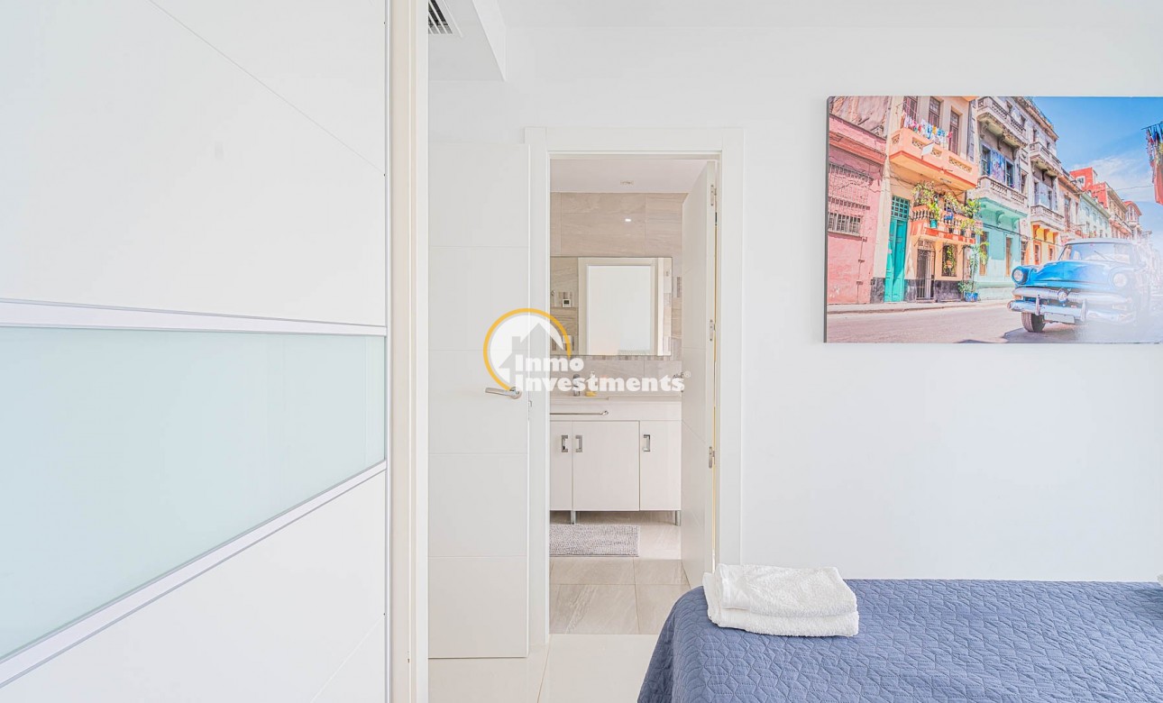 Resale - Apartament - Punta Prima - Beachside