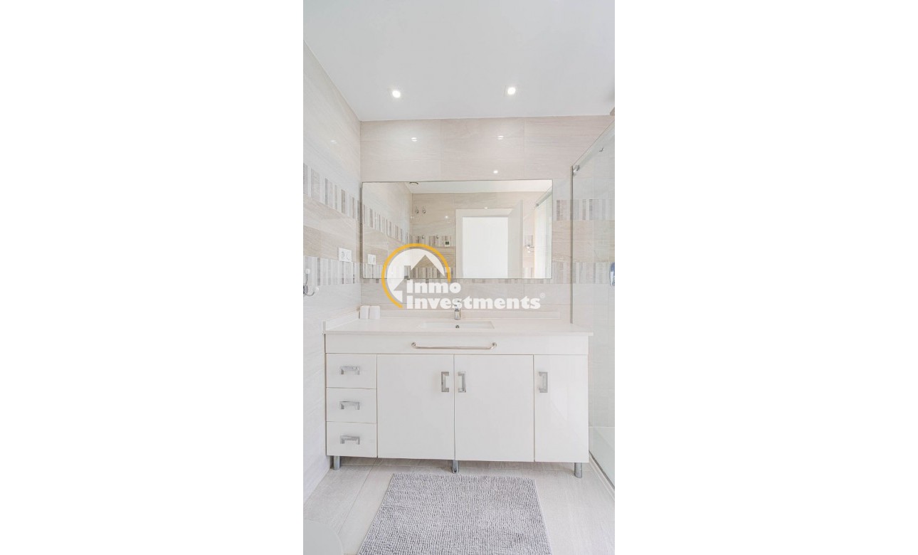Resale - Apartament - Punta Prima - Beachside