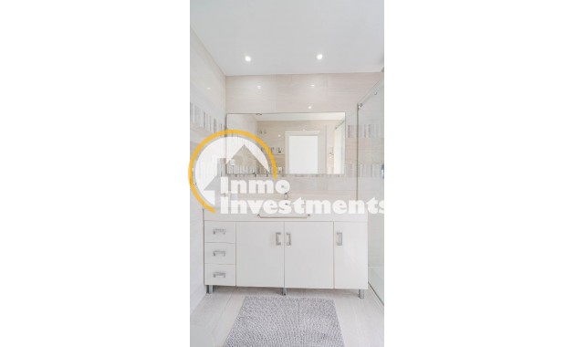 Resale - Apartament - Punta Prima - Beachside