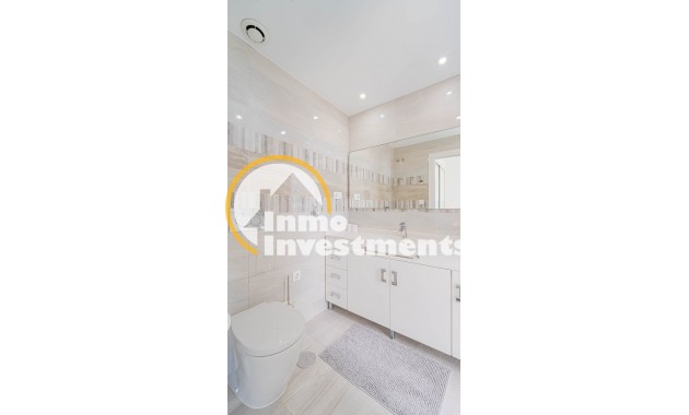 Resale - Apartament - Punta Prima - Beachside