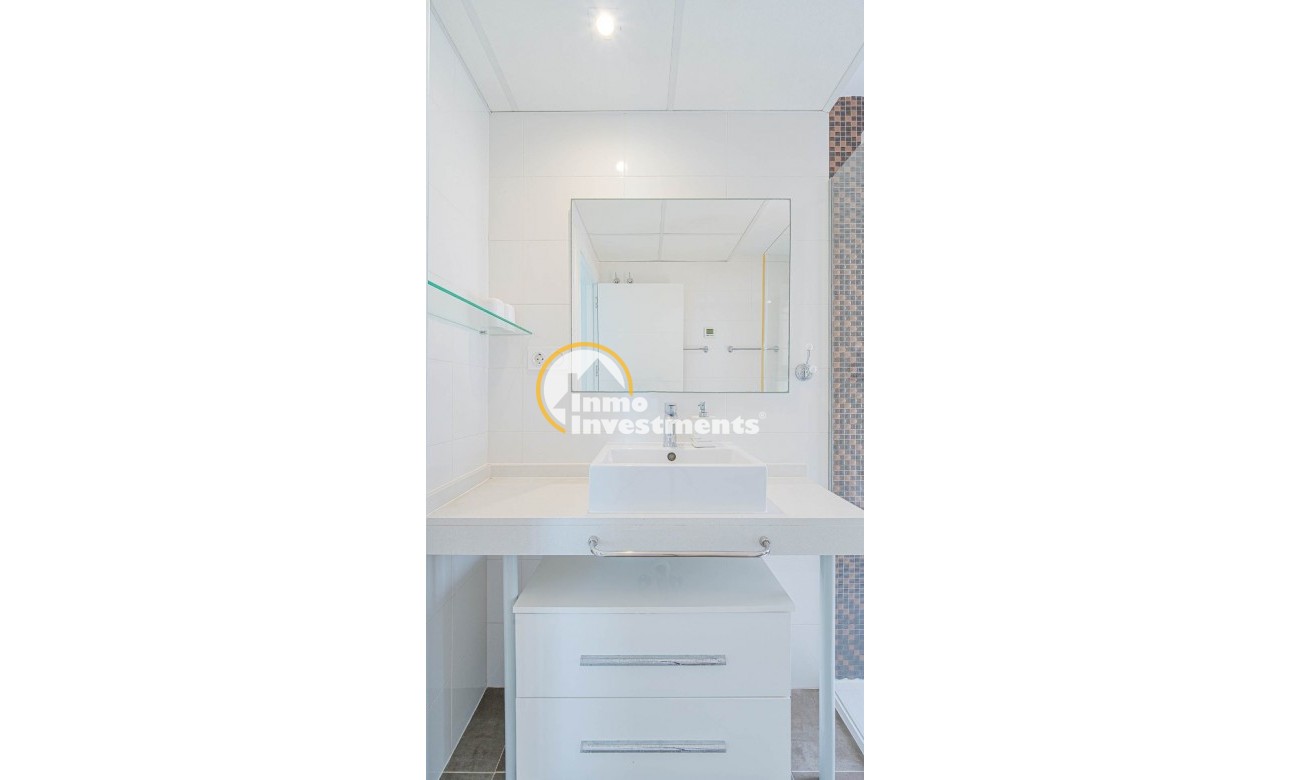 Resale - Apartament - Punta Prima - Beachside