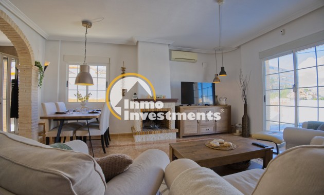 Resale - Villa - Torrevieja