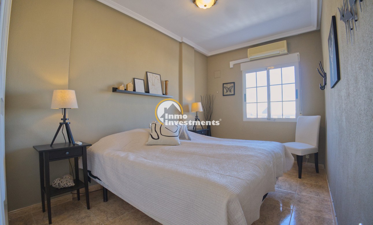Resale - Villa - Torrevieja