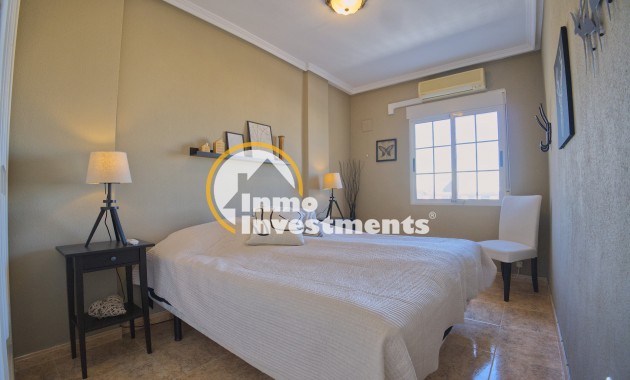Resale - Villa - Torrevieja
