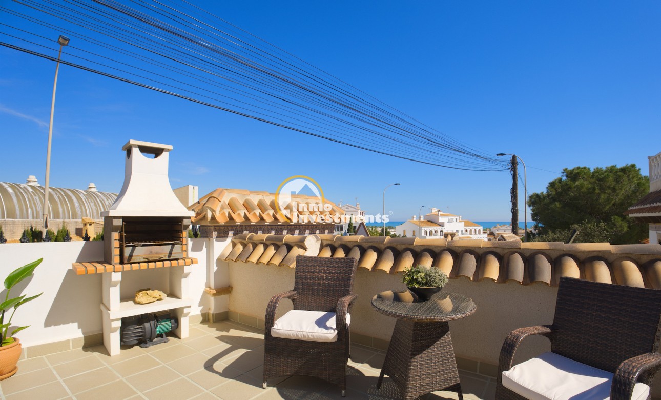 Resale - Villa - Torrevieja