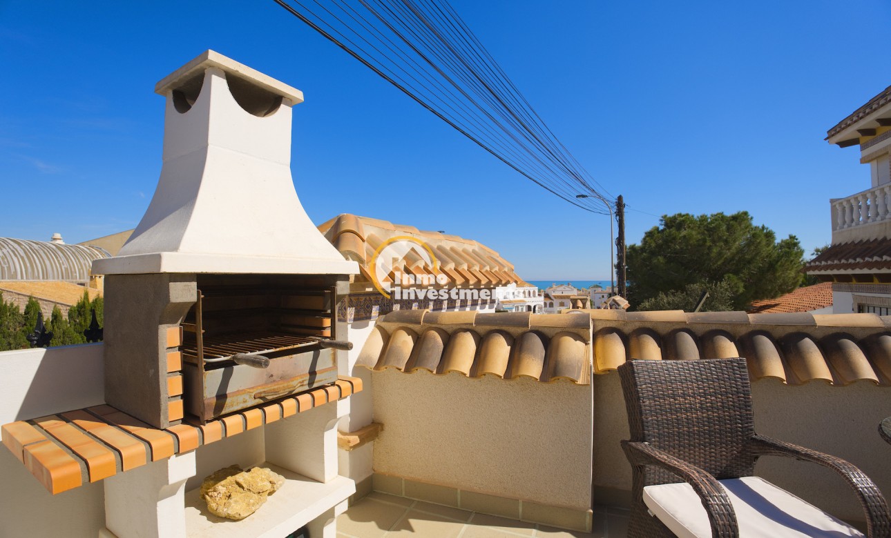 Resale - Villa - Torrevieja