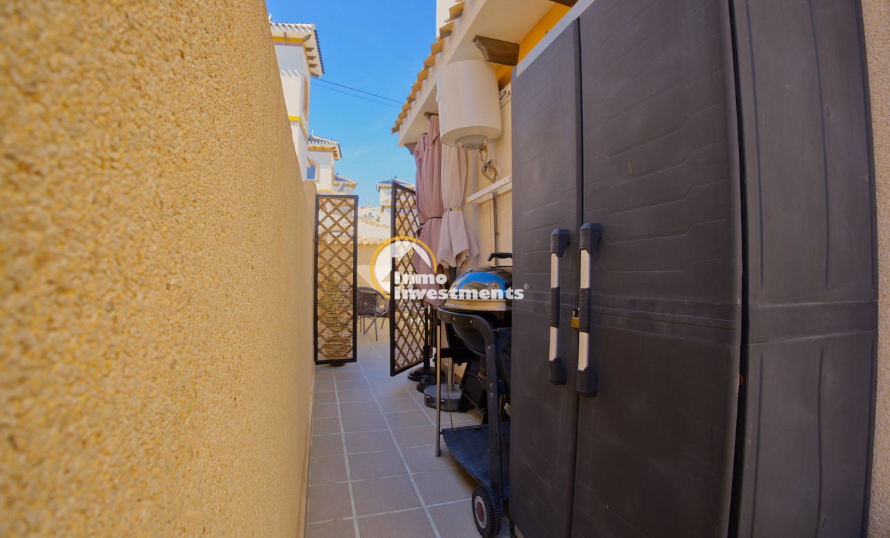 Resale - Villa - Torrevieja