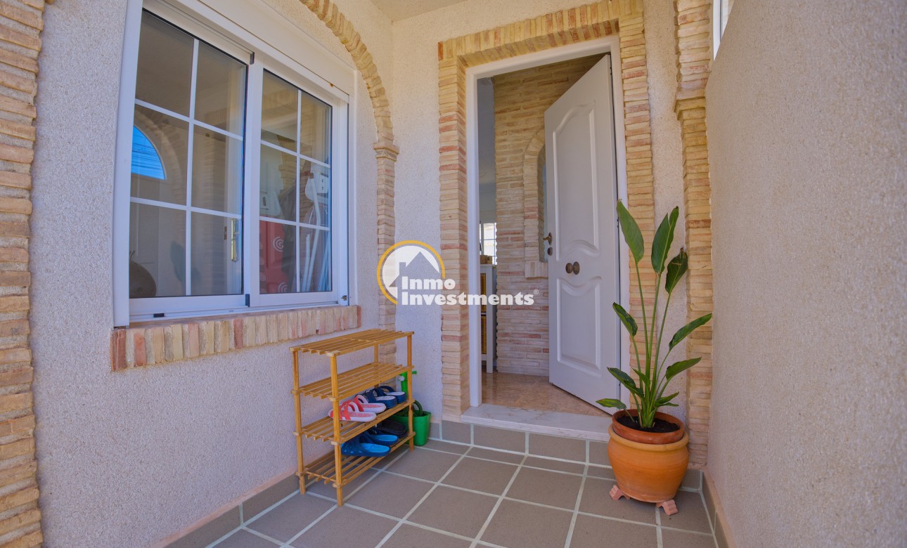 Resale - Villa - Torrevieja