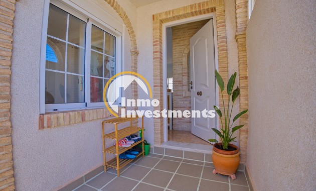Resale - Villa - Torrevieja