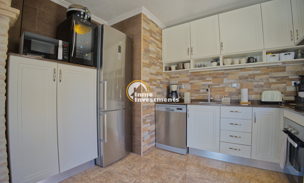 Resale - Villa - Torrevieja