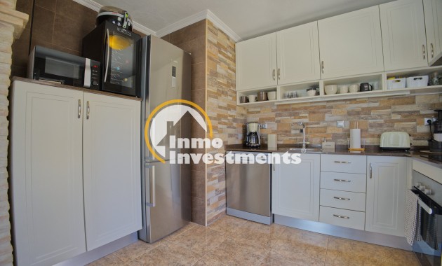 Resale - Villa - Torrevieja