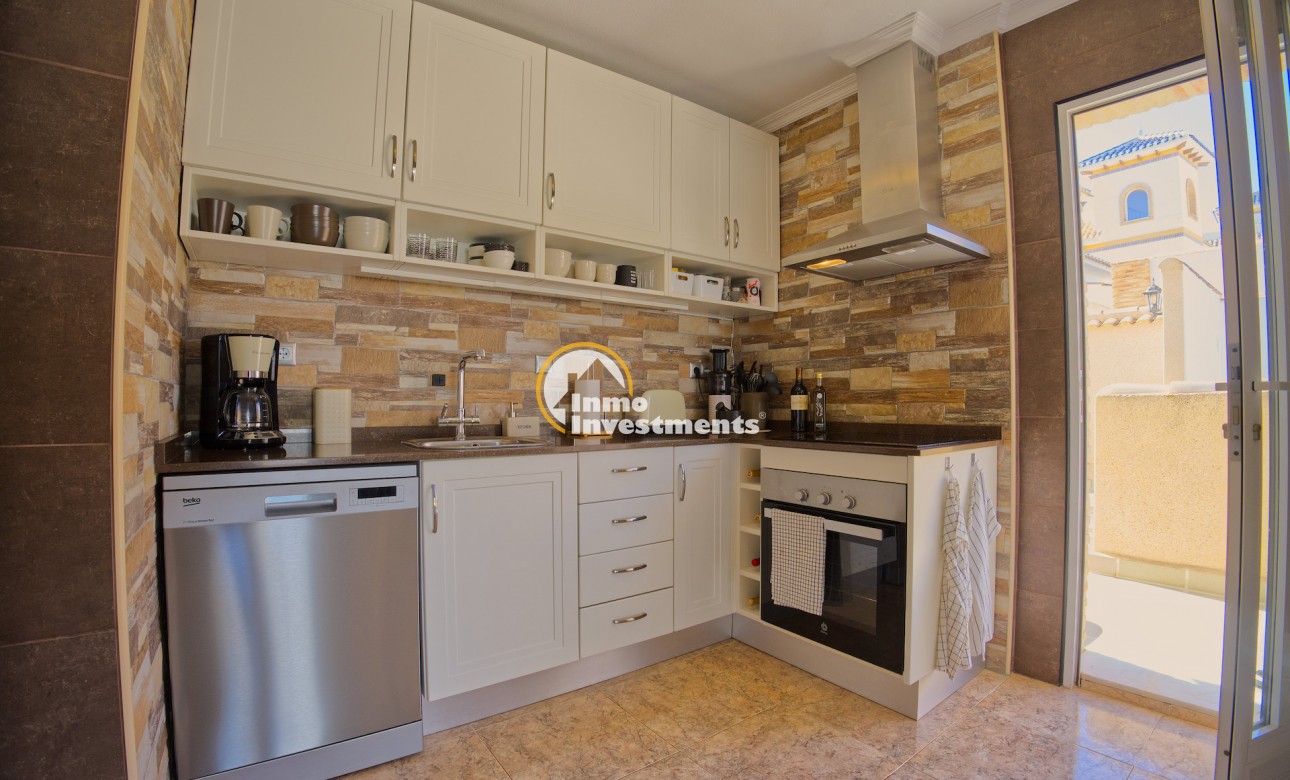 Resale - Villa - Torrevieja