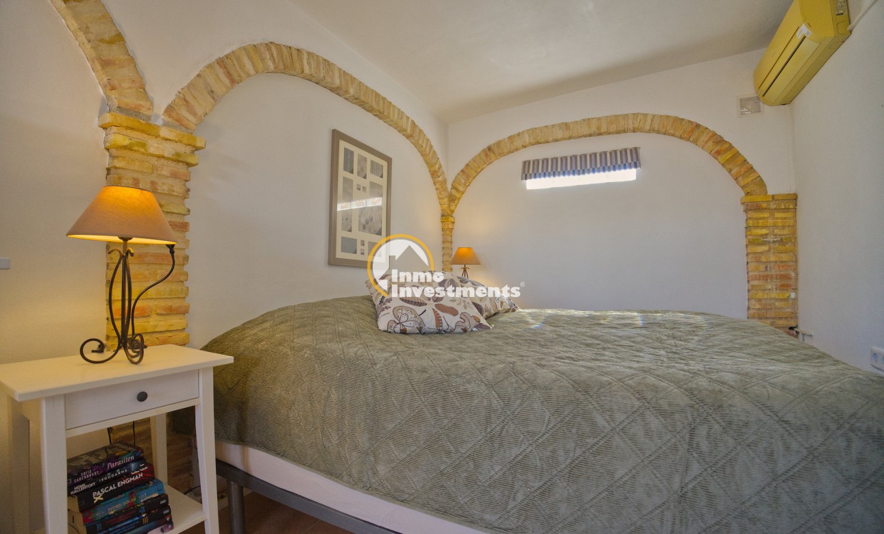Resale - Villa - Torrevieja