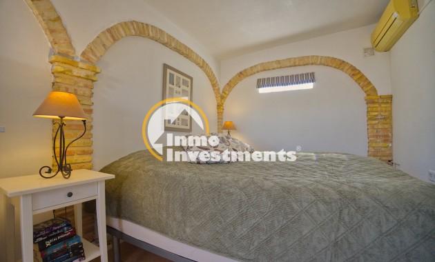 Resale - Villa - Torrevieja