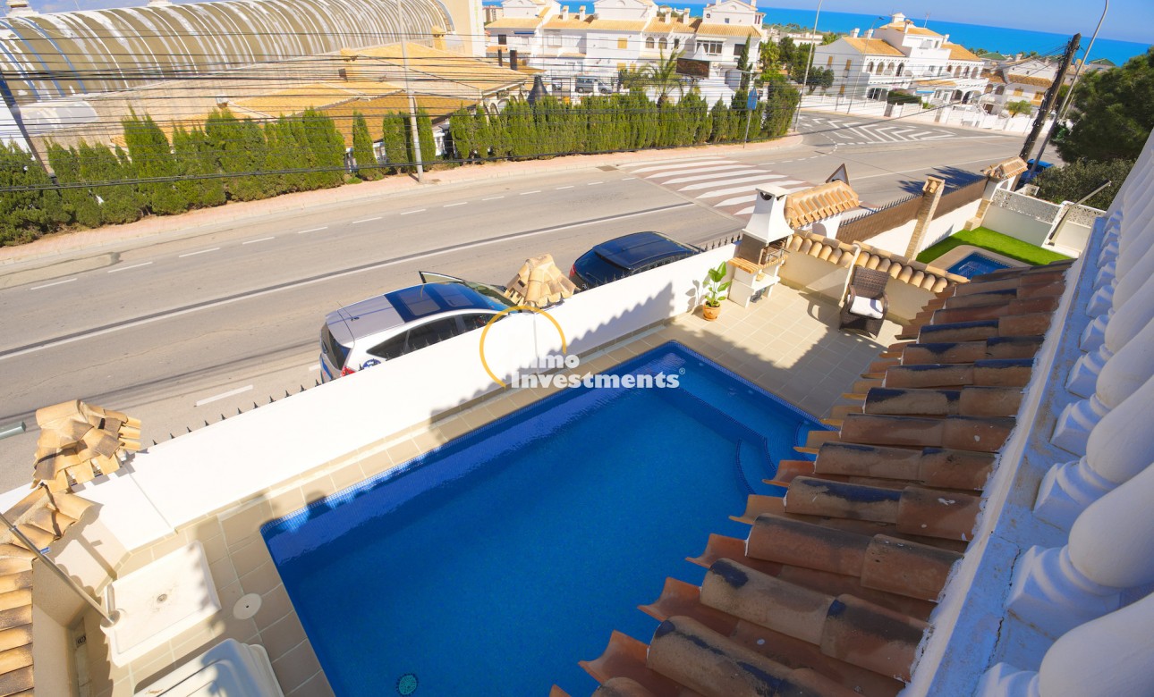Resale - Villa - Torrevieja