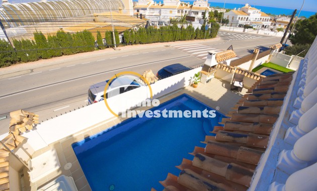 Resale - Villa - Torrevieja