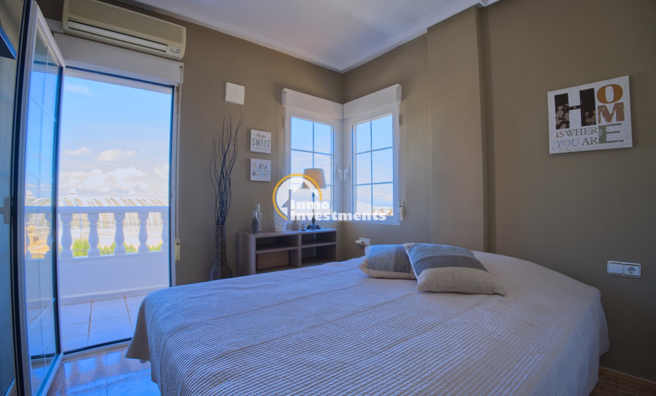 Resale - Villa - Torrevieja