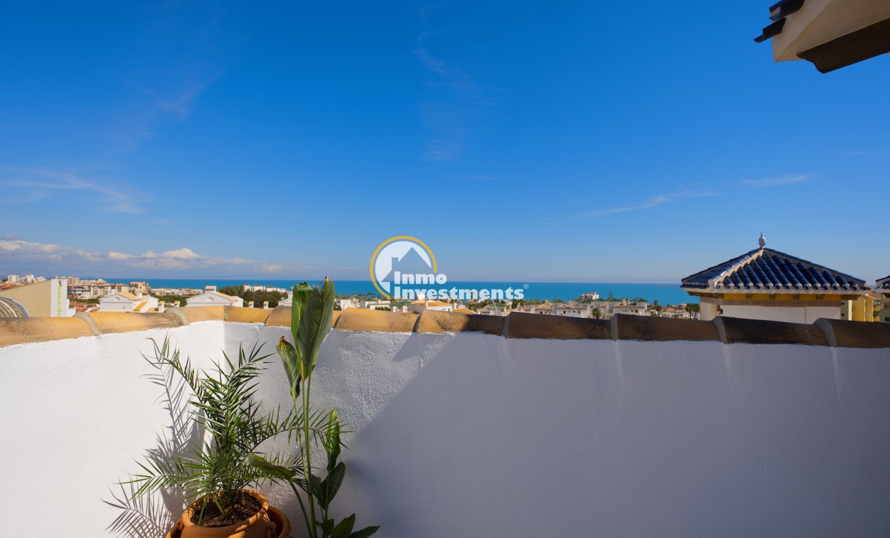 Resale - Villa - Torrevieja