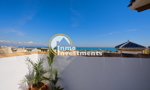 Resale - Villa - Torrevieja