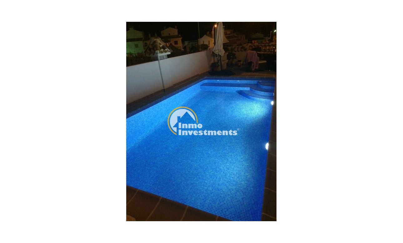 Resale - Villa - Torrevieja