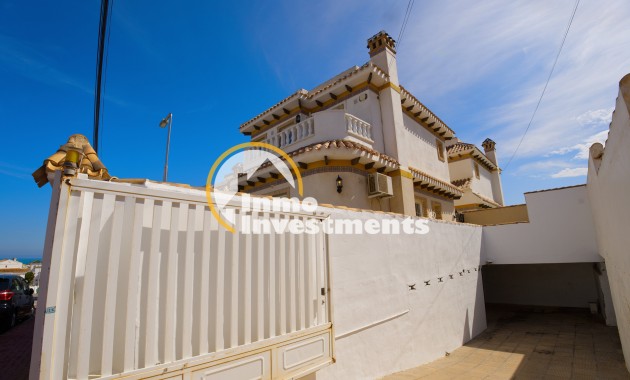Resale - Villa - Torrevieja