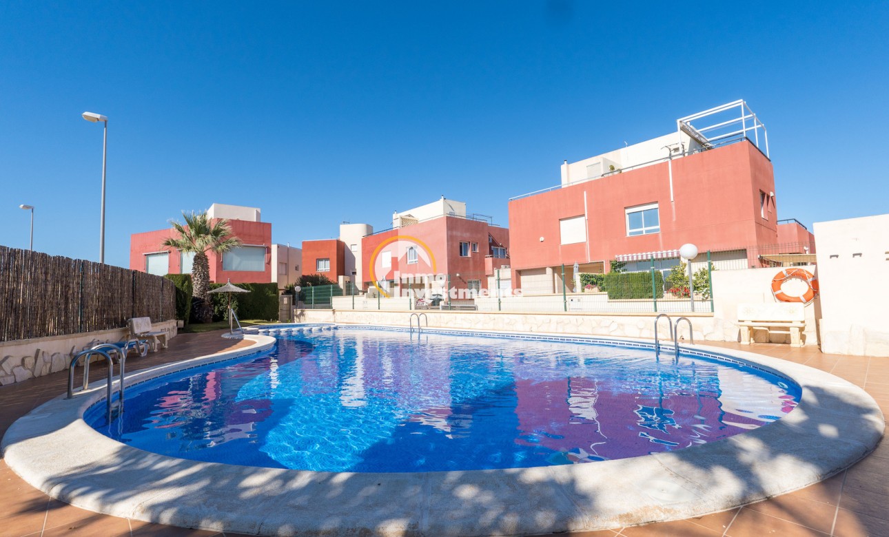 Till salu - Town house - Villamartin - Las Filipinas