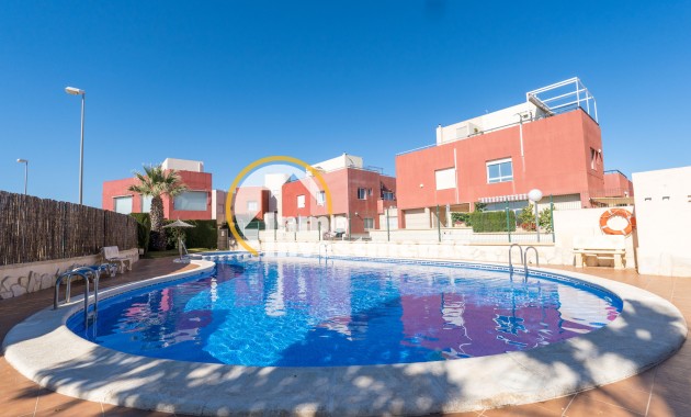 Till salu - Town house - Villamartin - Las Filipinas
