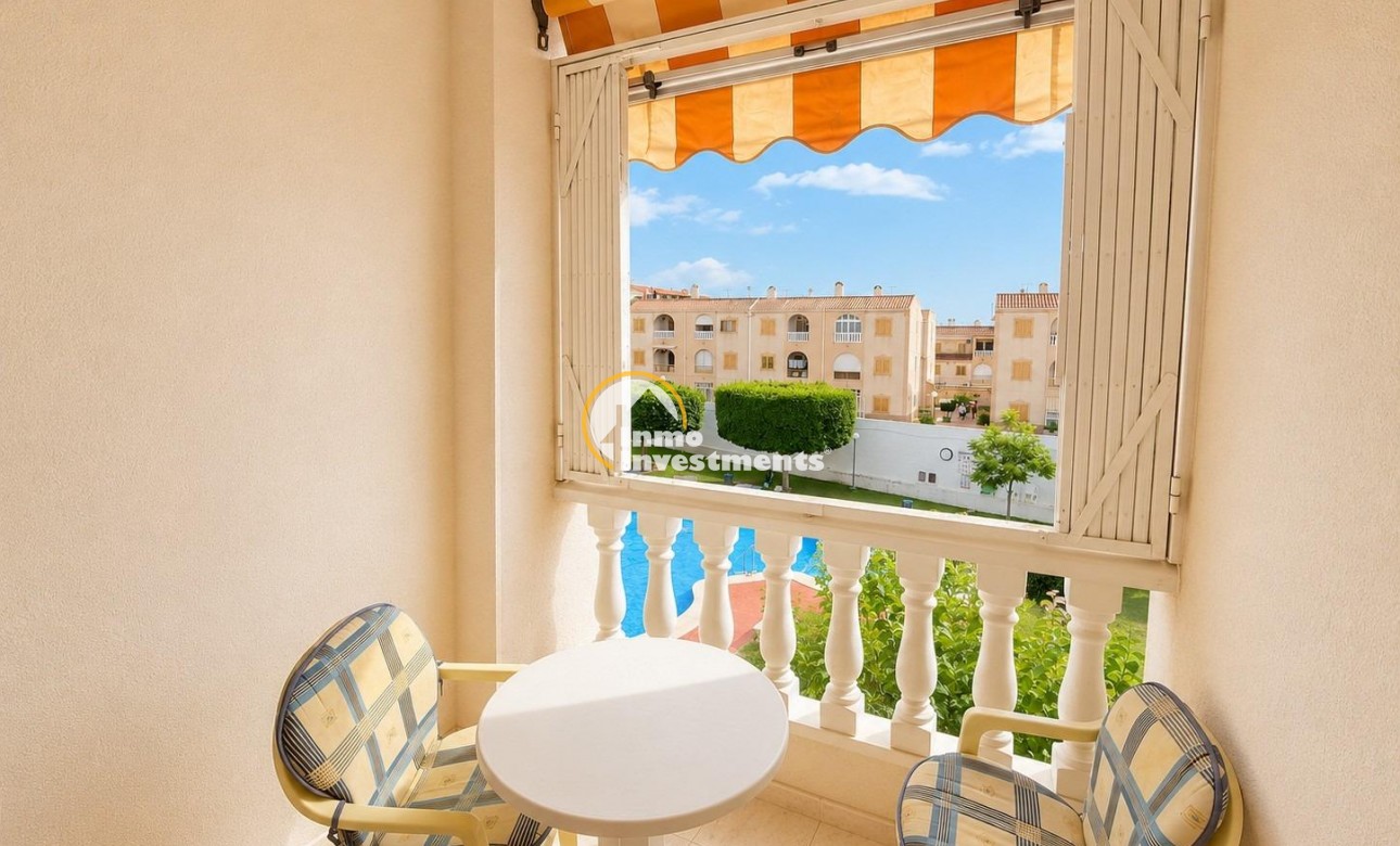 Resale - Apartment - Torrevieja - Acequion